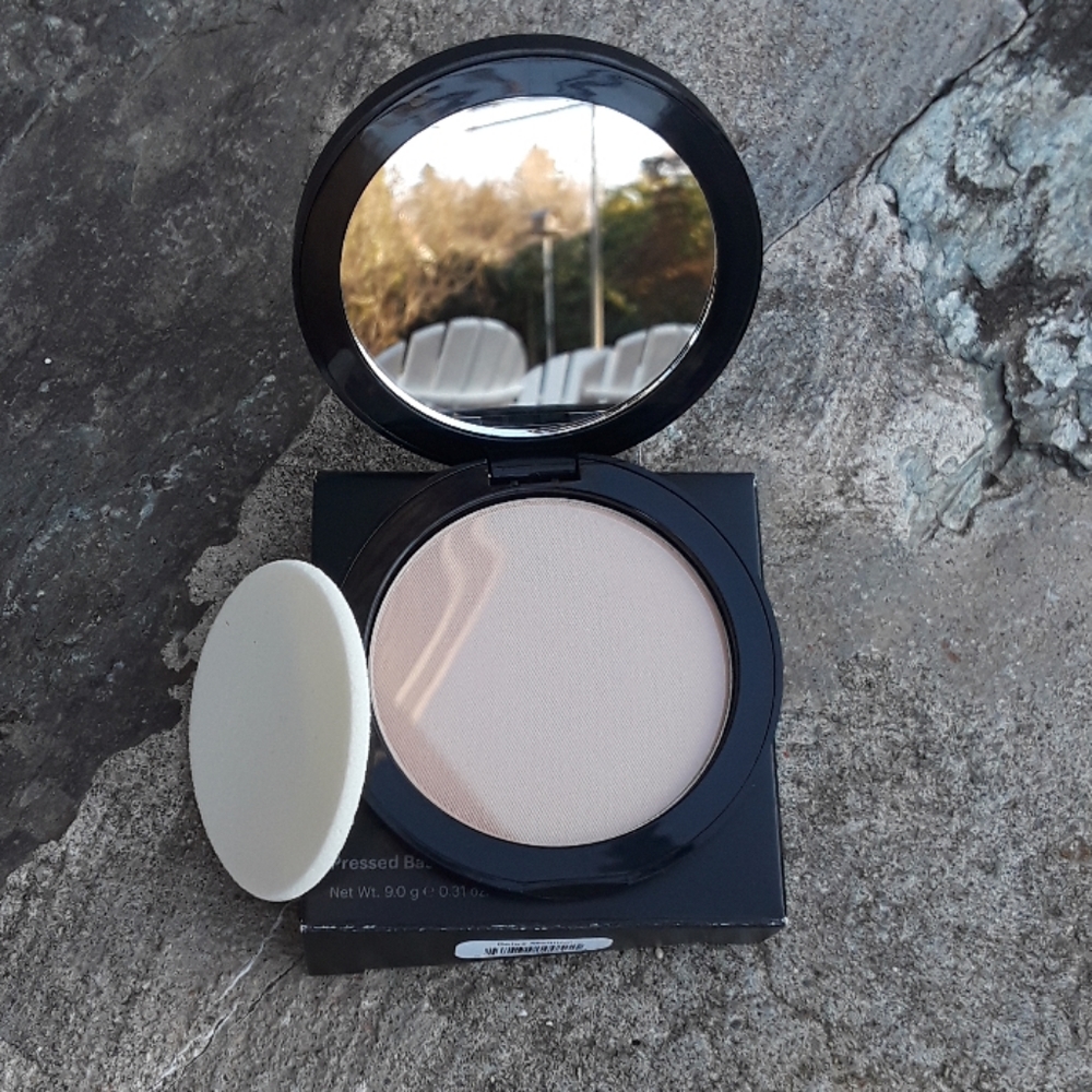 NWT Glo Skin Beauty Pressed Foundation - Picture 7 of 10